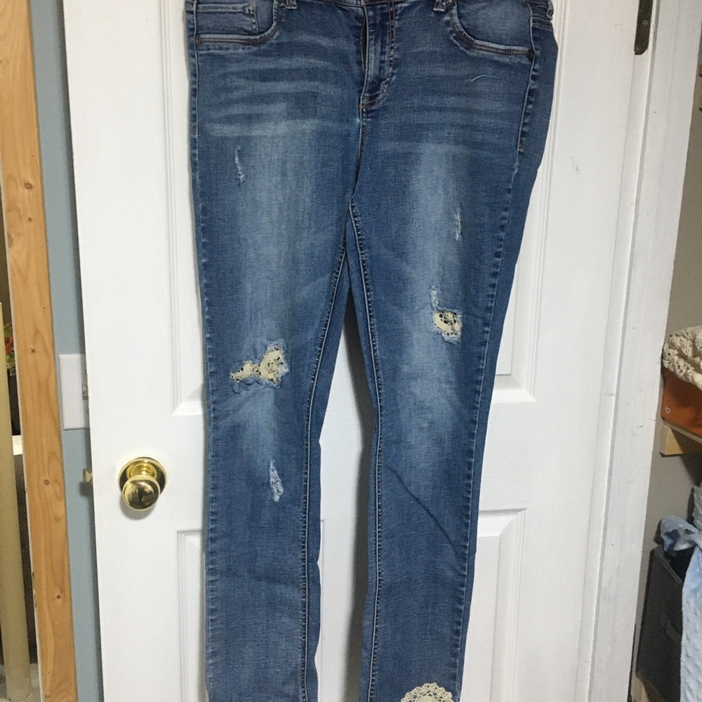 Maurices Distressed Ankle Jeans in Blue